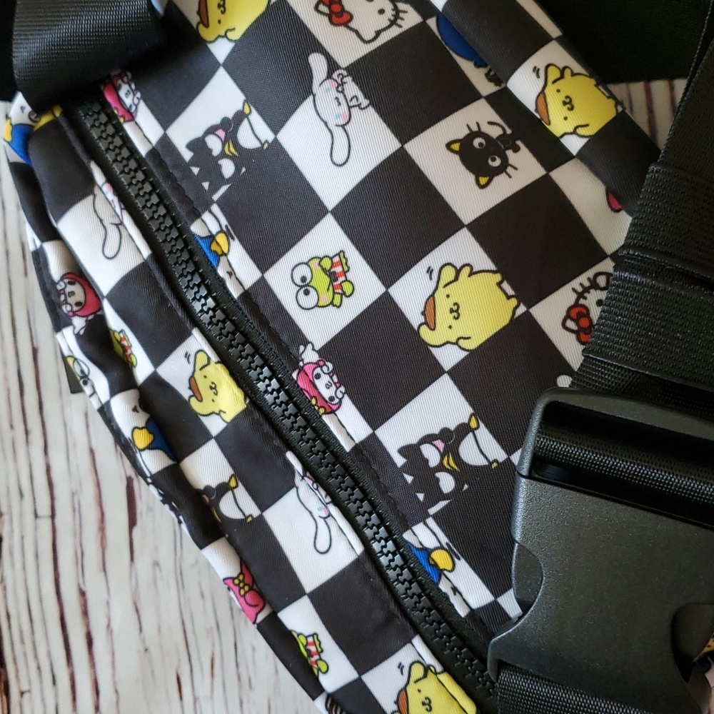 🆕️ CUTE SANRIO HELLO KITTY & FRIENDS BLACK BELT BAG 🖤🤍 - Picture 7 of 7